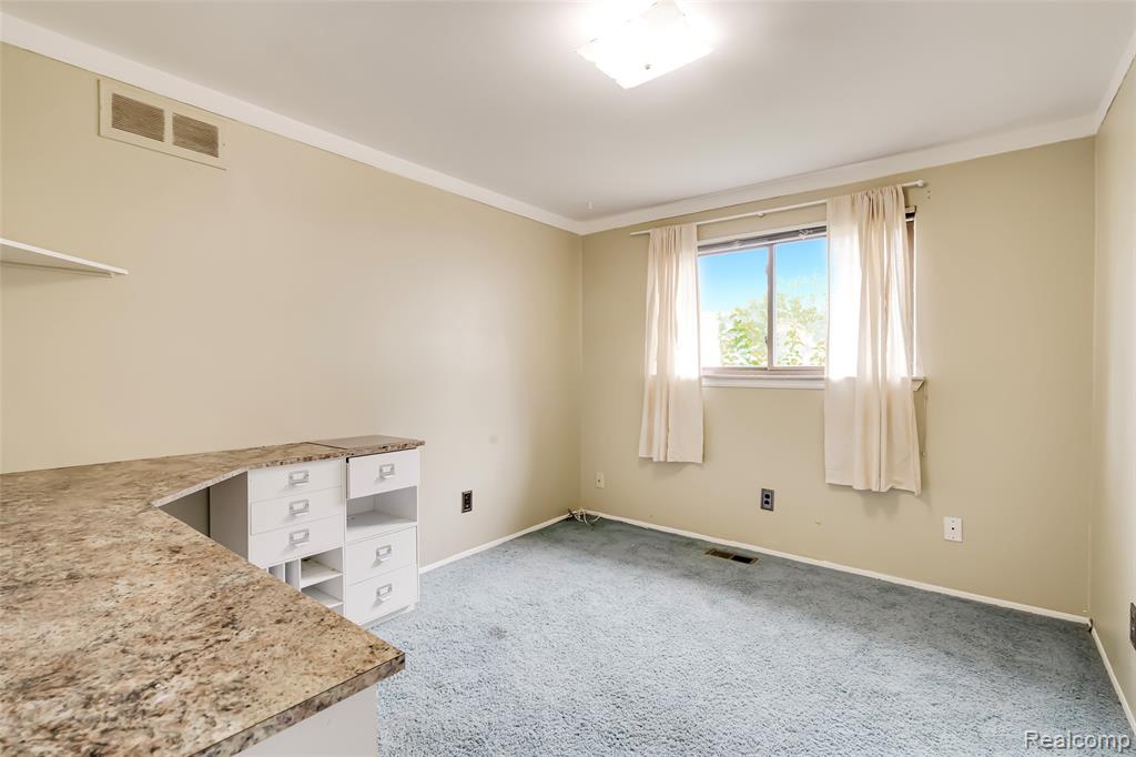 24705 Colonial Drive, Woodhaven, MI 48183 — Photo 41