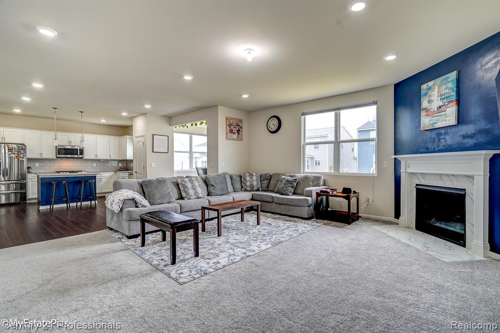 6044 FIELDSTONE Circle, South Lyon, MI 48178 — Photo 8