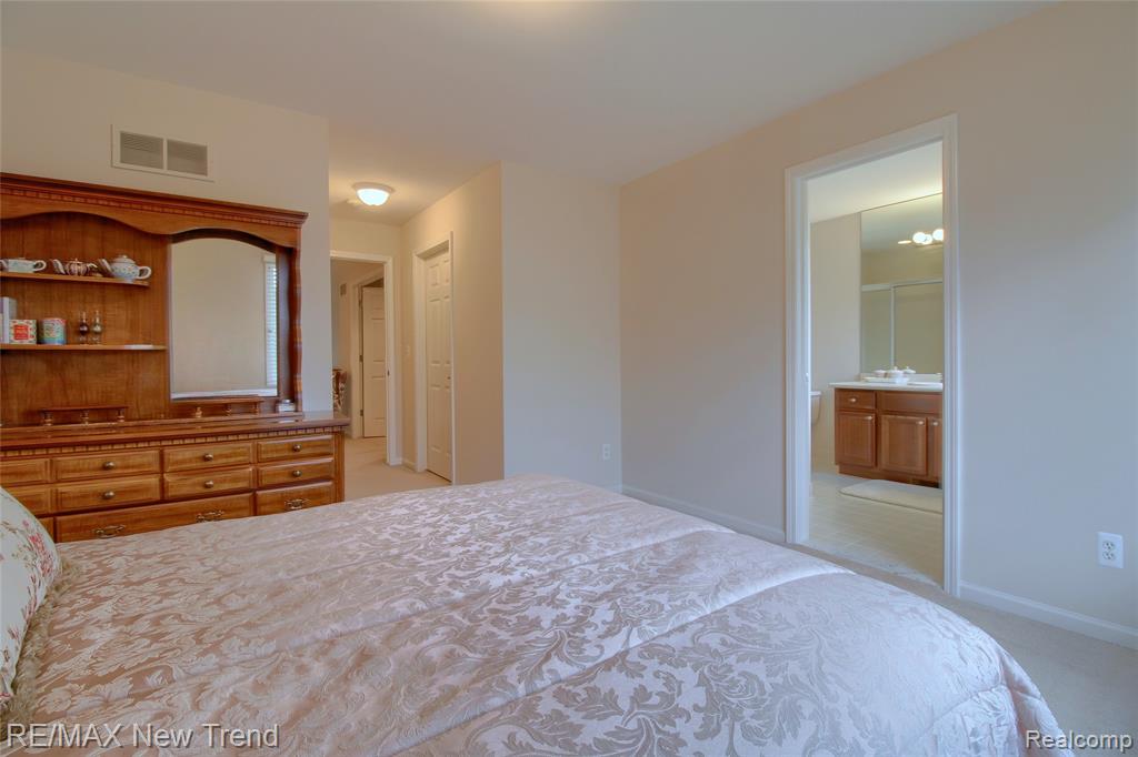 41672 Clemens Circle, Novi, MI 48377 — Photo 34