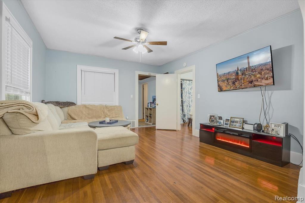526 N Washington Avenue, Royal Oak, MI 48067 — Photo 4
