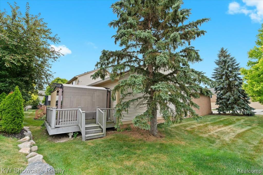 8052 Springdale Drive, White Lake, MI — Photo 36