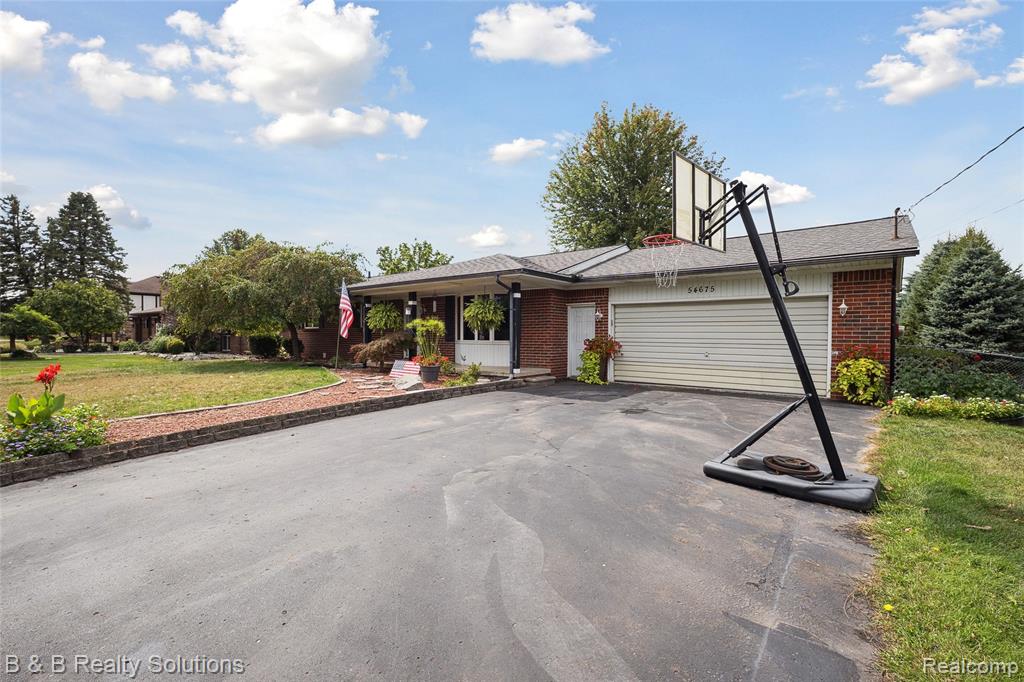 54675 Romeo Plank Road, Macomb, MI 48042 — Photo 5