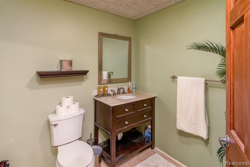 8714 GLEN HAVEN Drive, Howell, MI 48843 — Photo 32