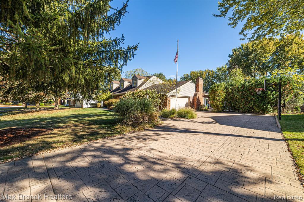 5605 Woodwind Drive, Bloomfield Hills, MI 48301 — Photo 6