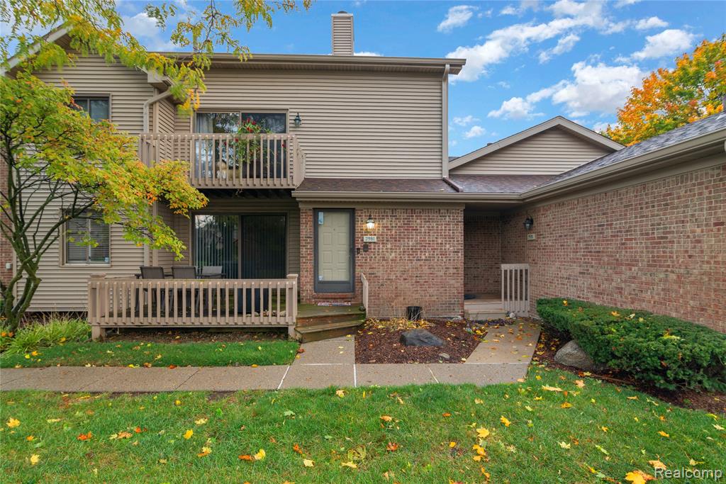7975 Woodingham, West Bloomfield, MI — front exterior