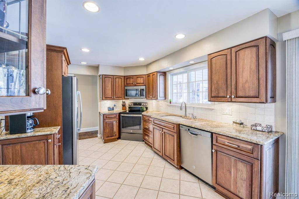 42134 Waterfall Road, Northville, MI 48168 — Photo 12