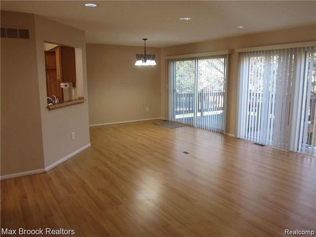 4250 BRECKENRIDGE Drive, West Bloomfield, MI — Photo 2