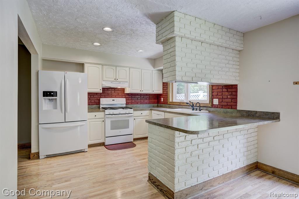 661 Merrimac Road, Canton, MI 48188 — Photo 7