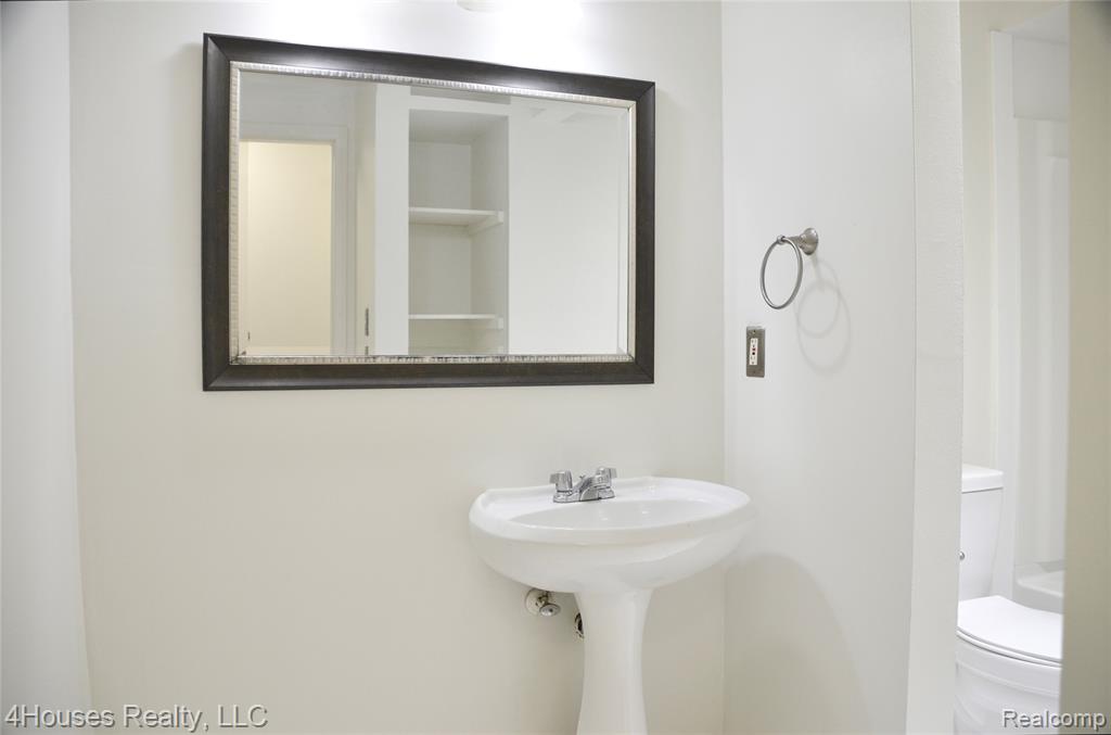 737 E Fox Hills Drive, 180, Bloomfield Hills, MI 48304 — Photo 17