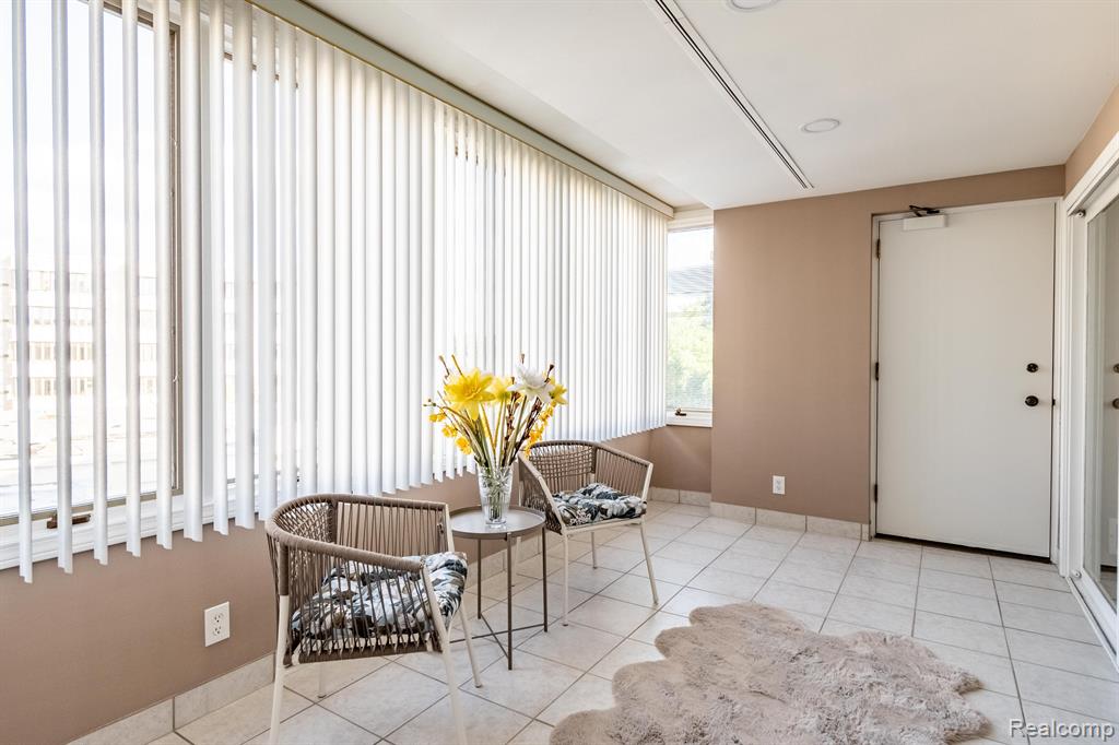 43100 12 OAKS CRESCENT Drive, 4044, Novi, MI 48377 — Photo 24