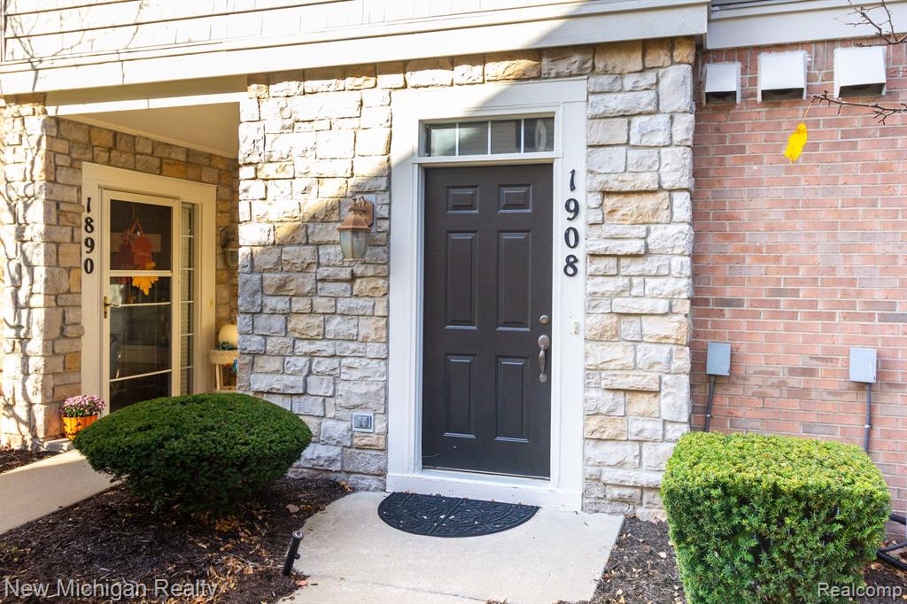 1908 CEDAR VALLEY Drive, Canton, MI 48188 — Photo 5