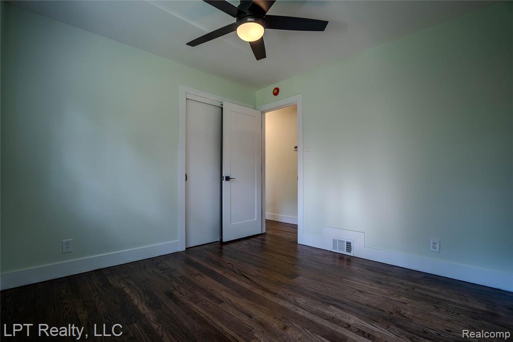 19412 Gaylord, Redford, MI 48240 — Photo 11