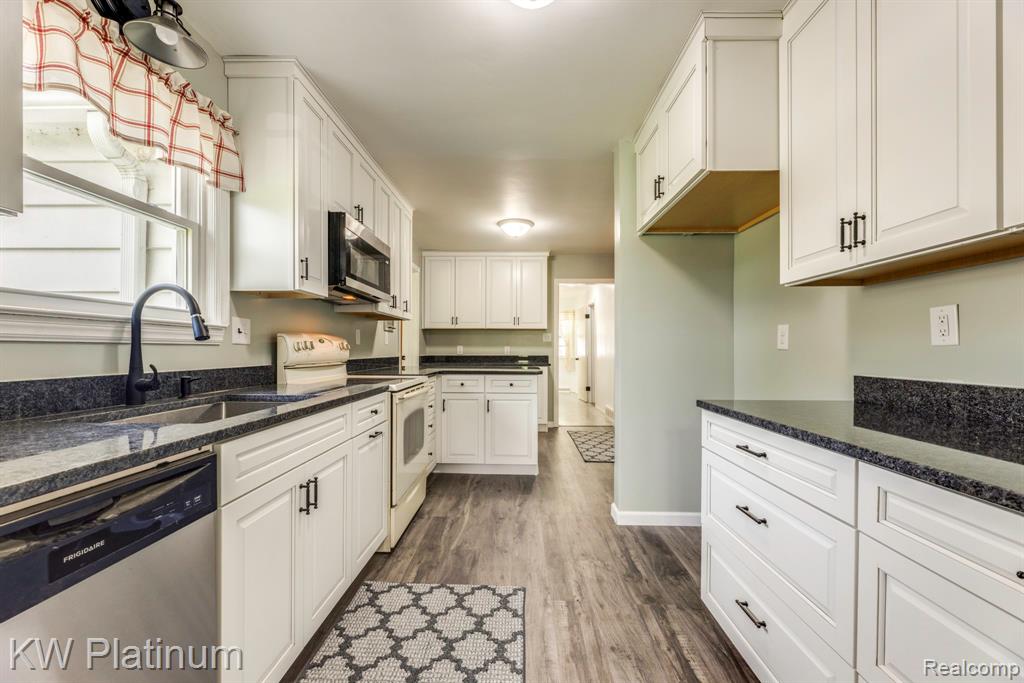 5930 Gratiot Avenue, St. Clair, MI 48079 — Photo 3