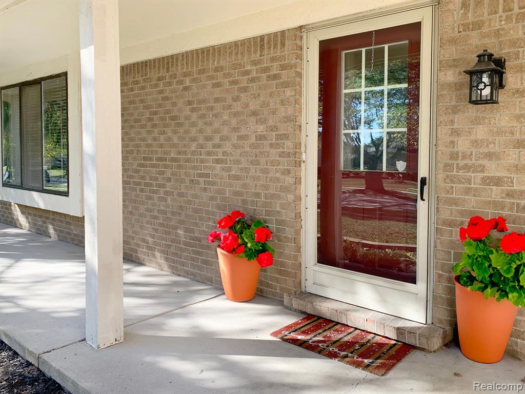 24945 SARAH FLYNN, Novi, MI — Photo 2