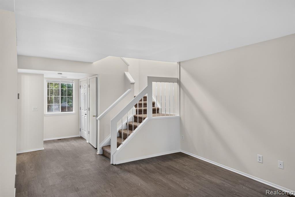 6384 Hunter Pointe Street, Westland, MI — Photo 4