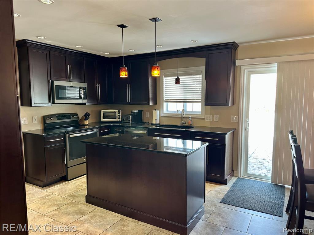 43662 Amber Court, Canton, MI 48188 — Photo 13