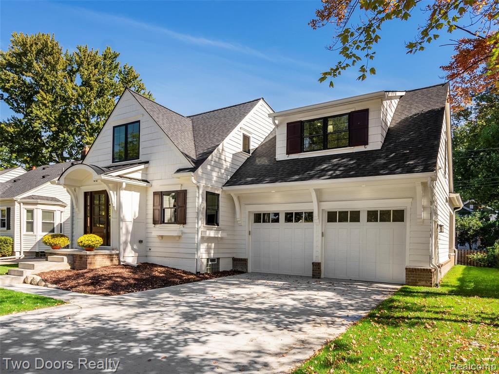 820 OAKRIDGE Avenue, Royal Oak, MI 48067 — front exterior