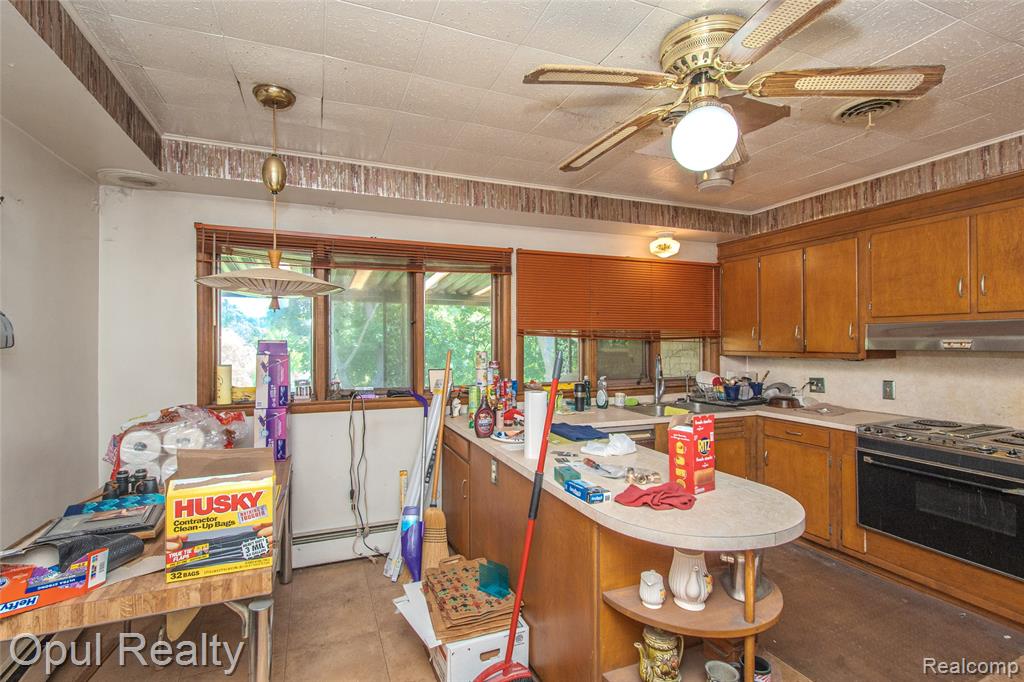 6455 Norham Road, Bloomfield Hills, MI 48301 — Photo 33