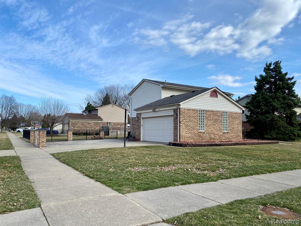 41962 STRATTON Drive, Clinton Twp, MI 48038 — Photo 2