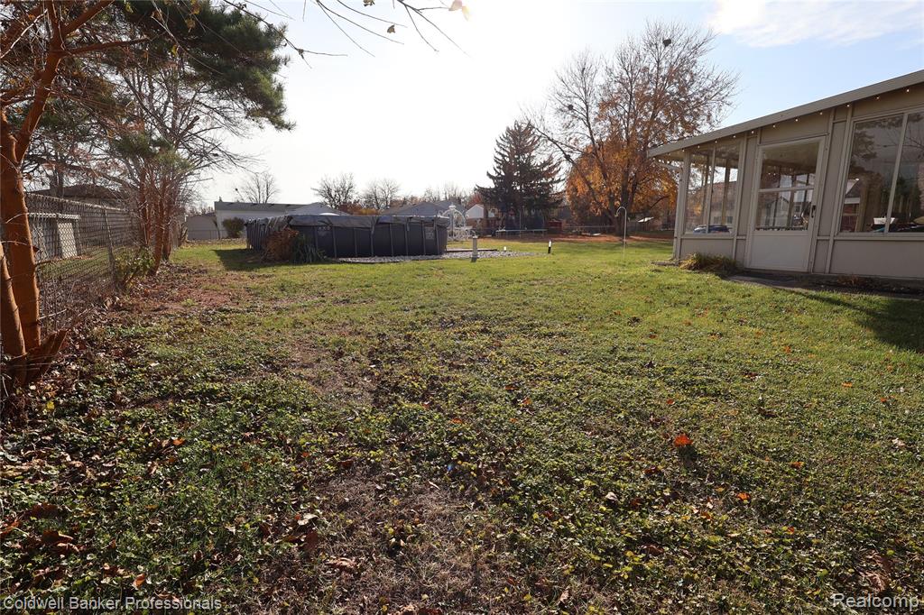 22305 King Road, Woodhaven, MI 48183 — Photo 25