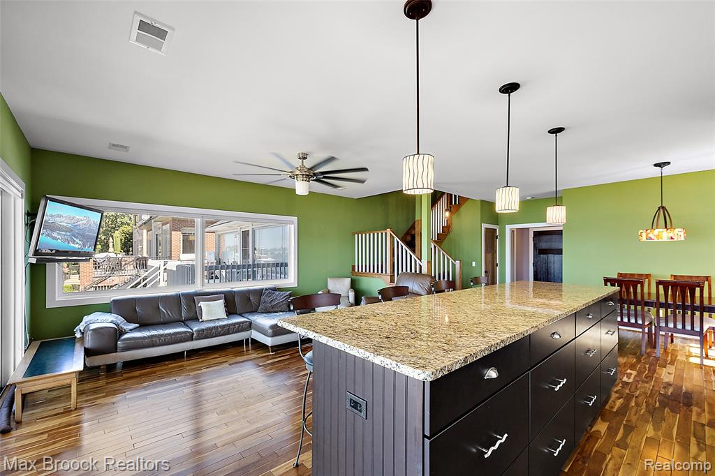 2022 Willow Beach Street, Keego Harbor, MI 48320 — Photo 7