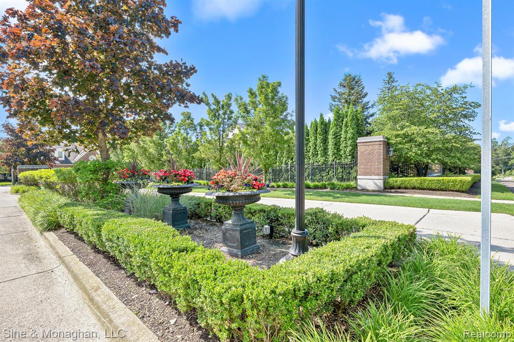 40450 JUNIPER Court, Clinton Twp, MI 48036 — Photo 44