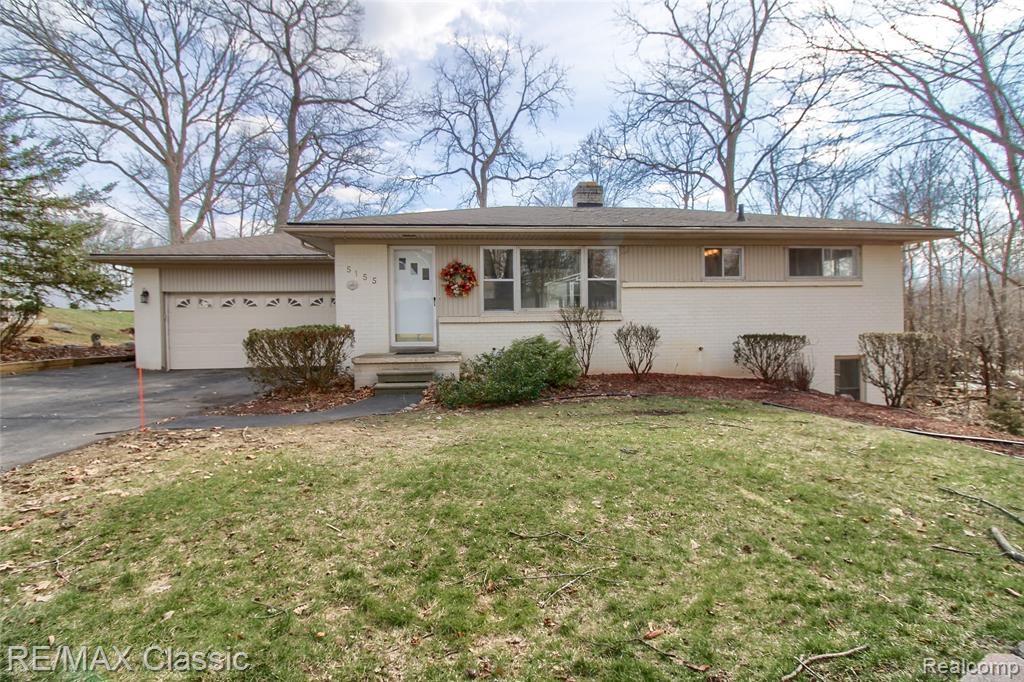 5155 Daron Lane, West Bloomfield, MI 48324 — front exterior