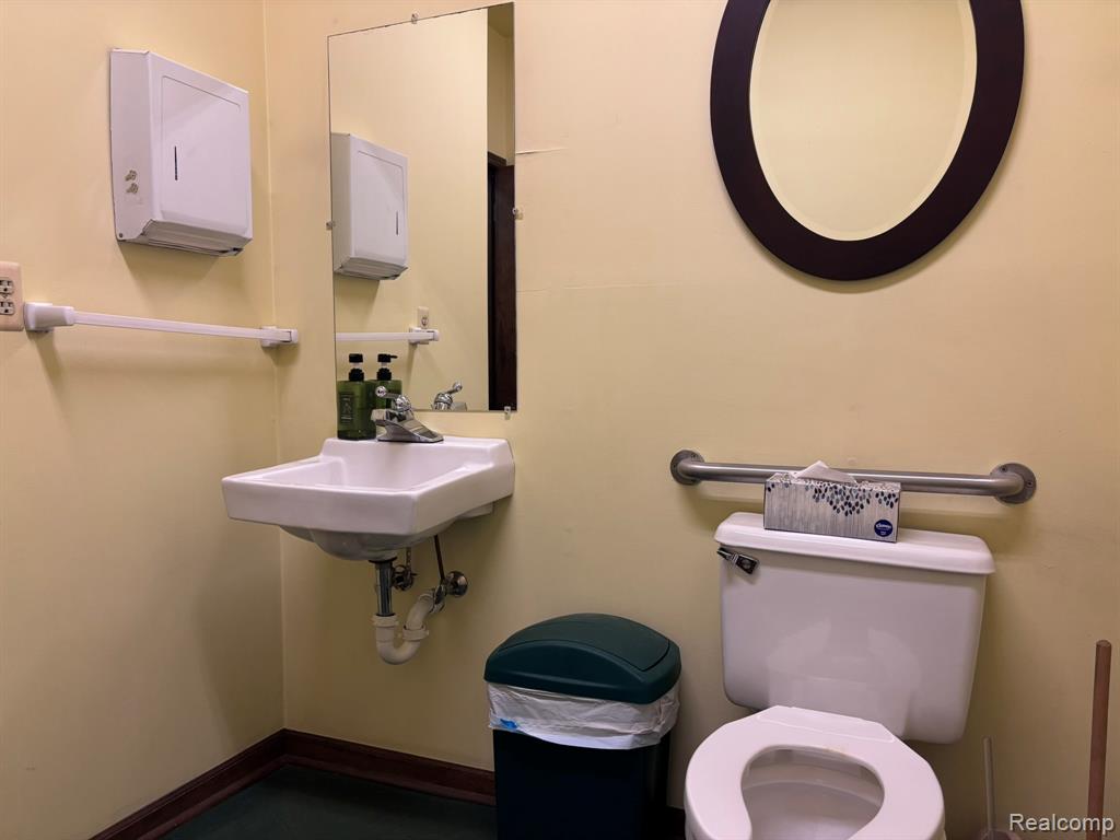 814 S Main Street, Lapeer, MI 48446 — Photo 11