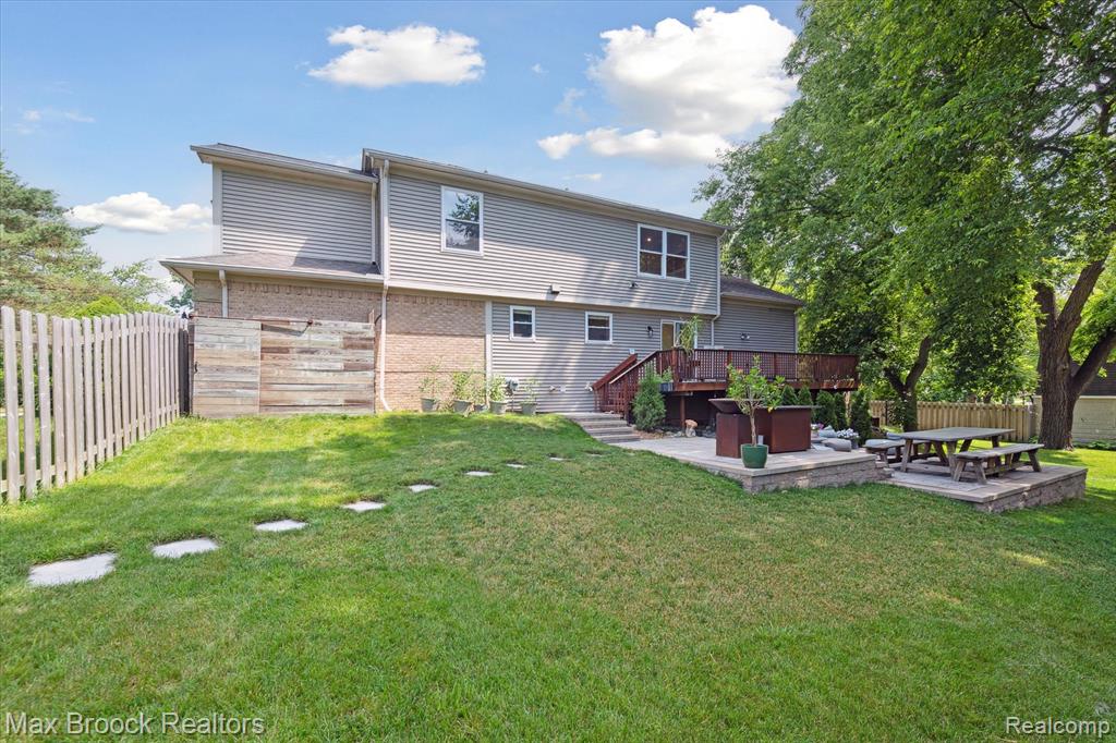 5745 Eastman Boulevard, West Bloomfield, MI 48323 — Photo 53