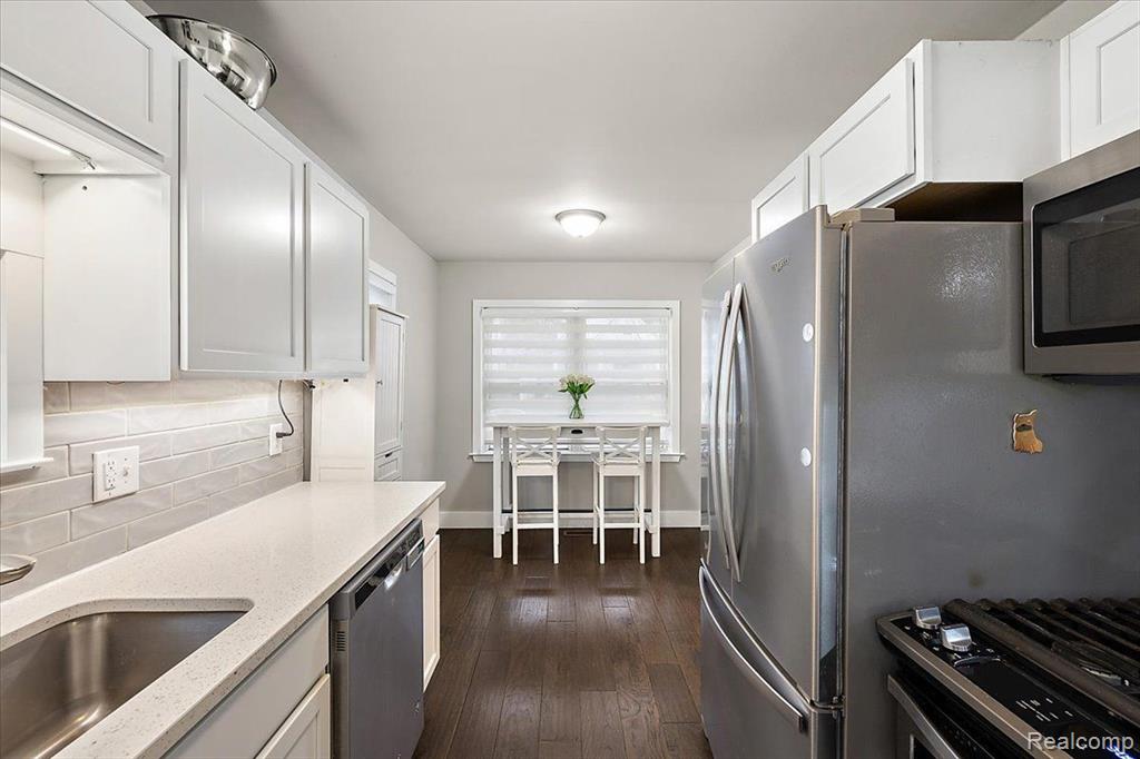617 IRVING Avenue, Royal Oak, MI 48067 — Photo 17
