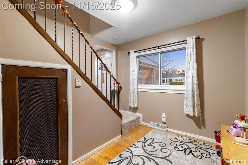 9243 Knolson Street, Livonia, MI 48150 — Photo 18