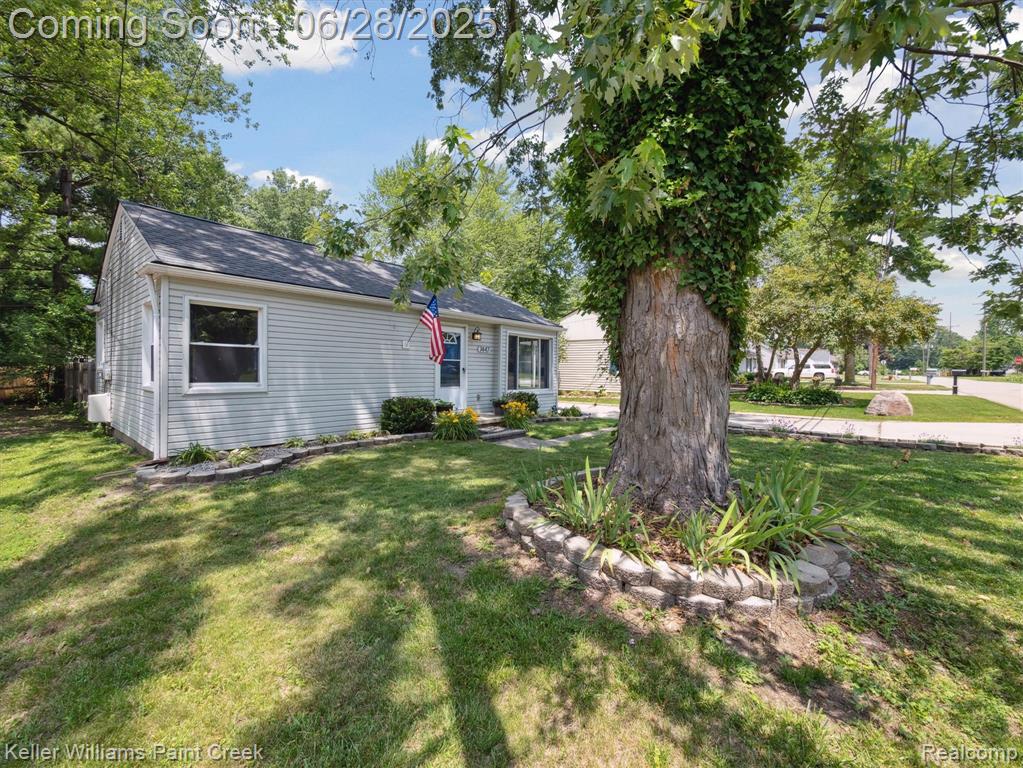 7447 Crissman Street, Utica, MI 48317 — Photo 2