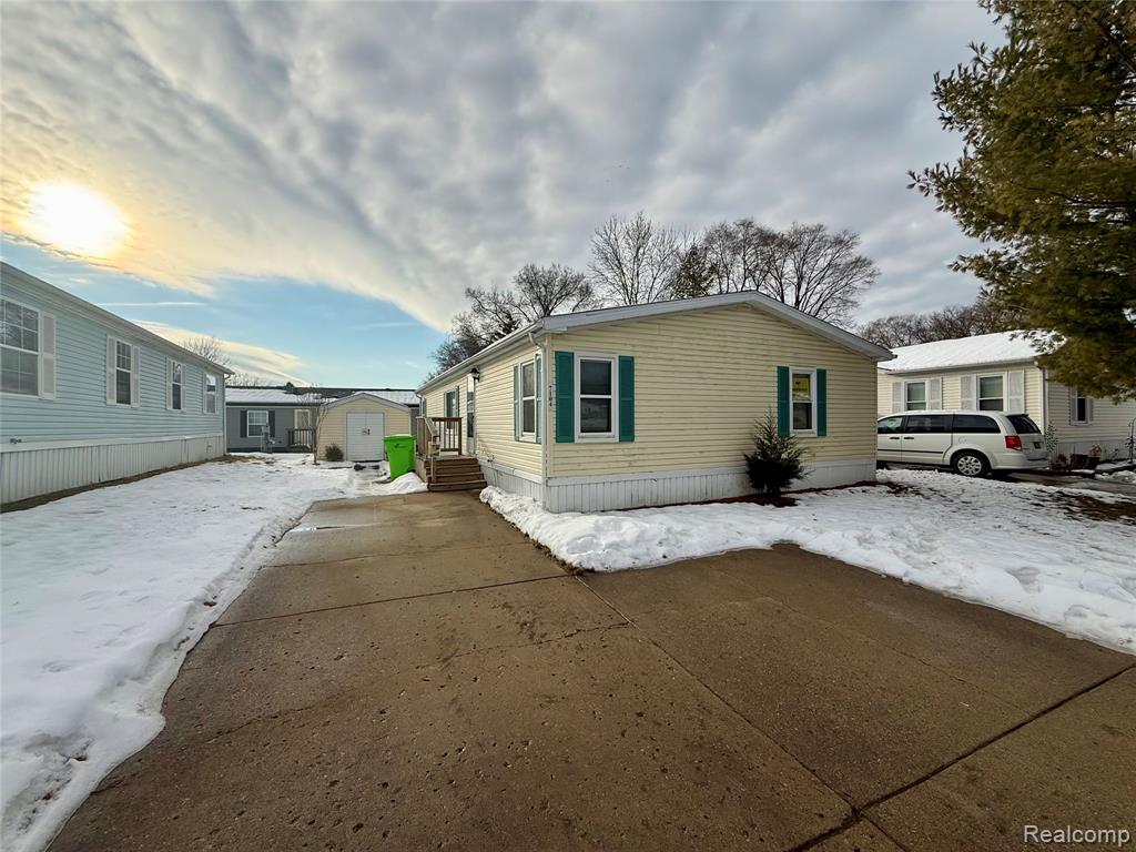 7104 Scarborough Ln., Whitmore Lake, MI 48189 — front exterior
