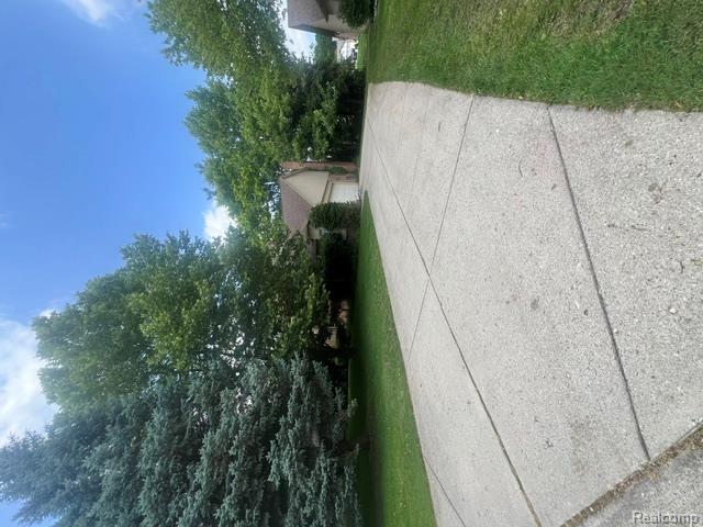 37892 Stableview Drive, Farmington, MI 48335 — Photo 11