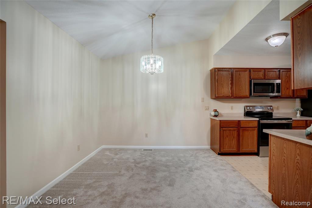 5059 Sandalwood Drive, Grand Blanc, MI 48439 — Photo 8