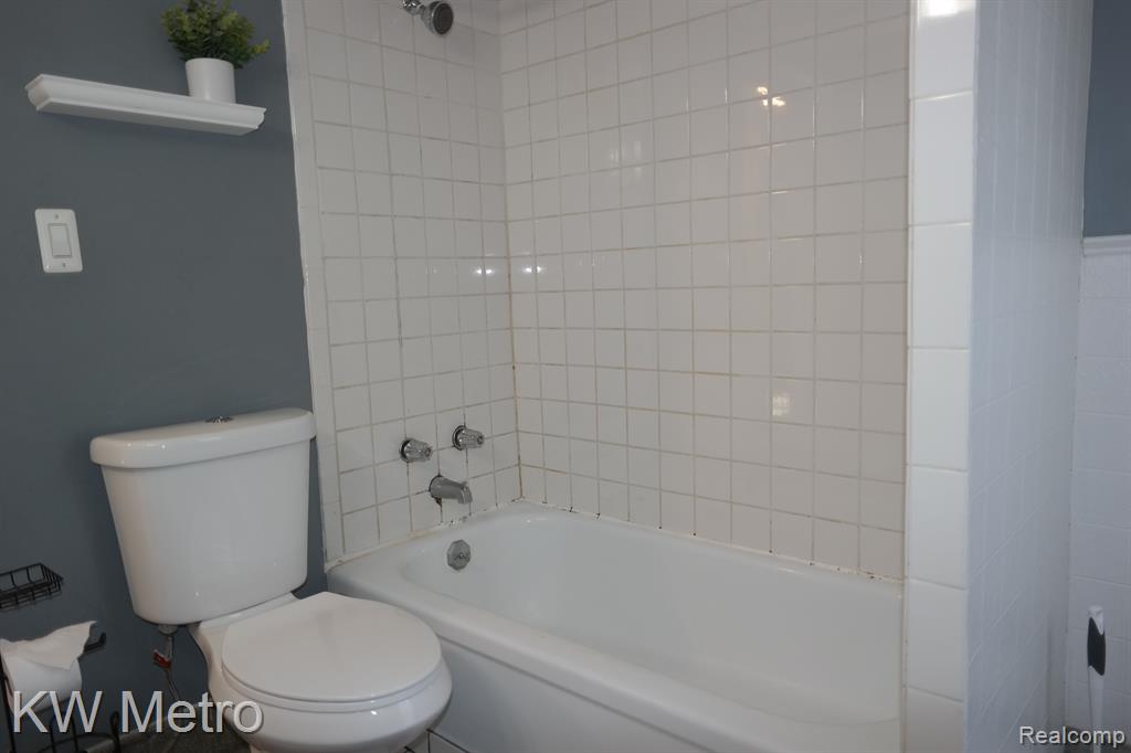 900 HARVARD Road, Berkley, MI 48072 — Photo 14