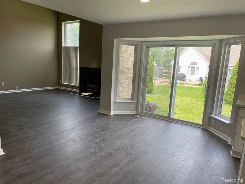 47000 HARBOUR POINTE, Van Buren, MI 48111 — Photo 10