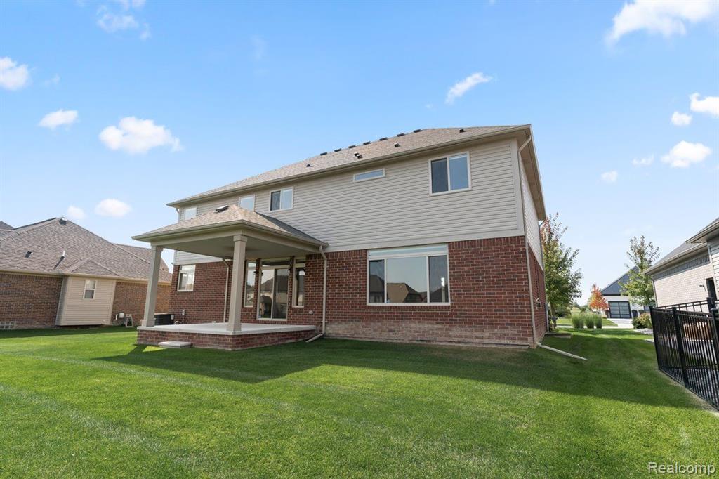 54806 BLACK HILLS Lane, Utica, MI 48316 — Photo 40