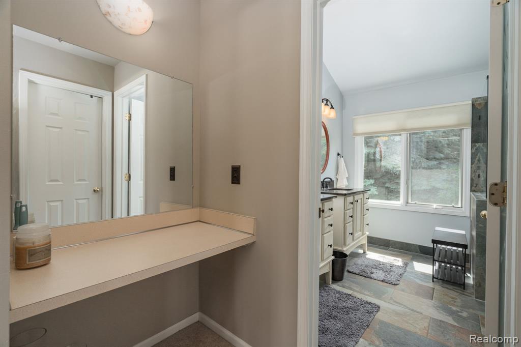 4096 Villager Dr Drive, Lake Orion, MI — Photo 24