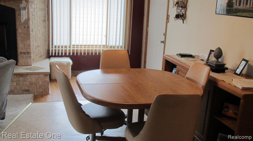 669 S HAWTHORNE Street, Westland, MI 48186 — Photo 9