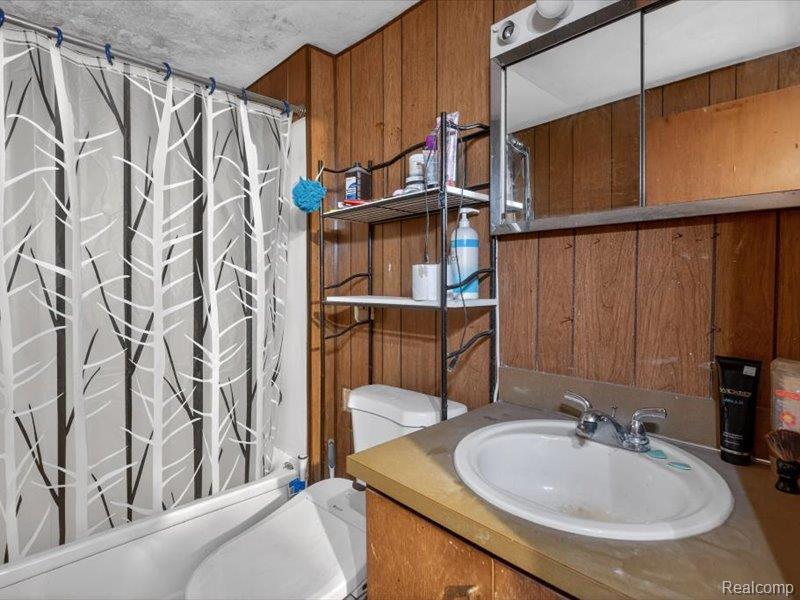 74 E Washington Street, Clarkston, MI — Photo 15