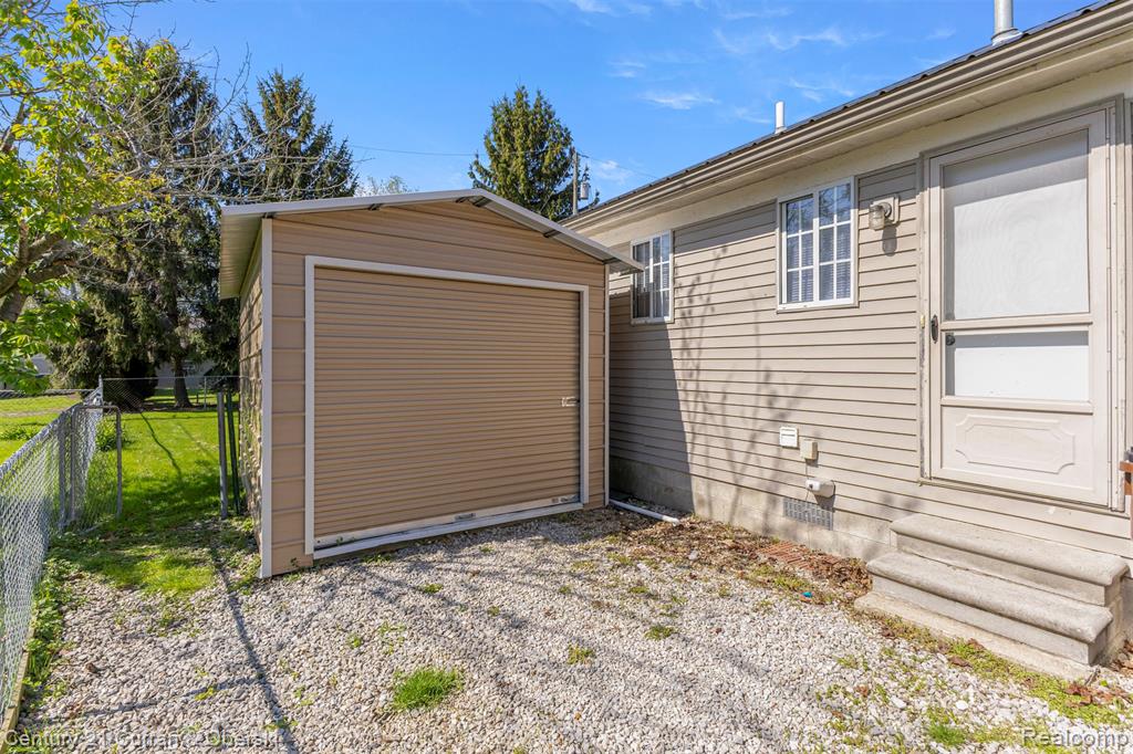 13230 Delavern Street, Rockwood, MI — Photo 16