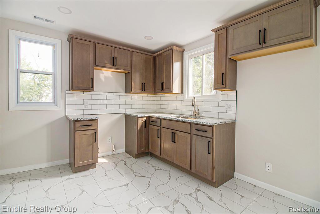 8366 Navy Street, Detroit, MI 48209 — Photo 13