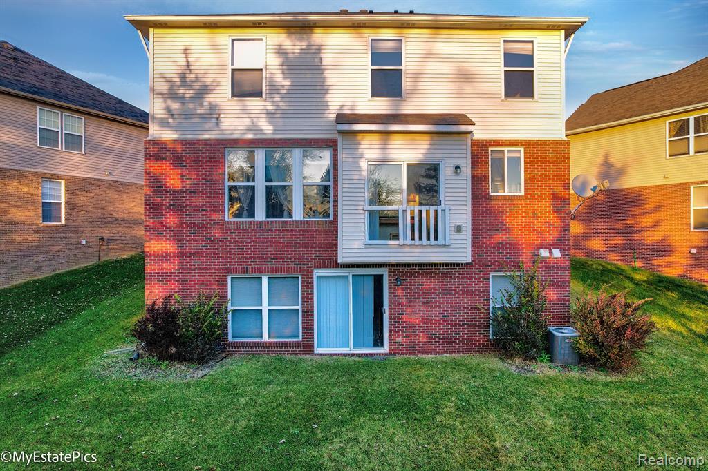 45101 BARTLETT Drive, Novi, MI — Photo 52