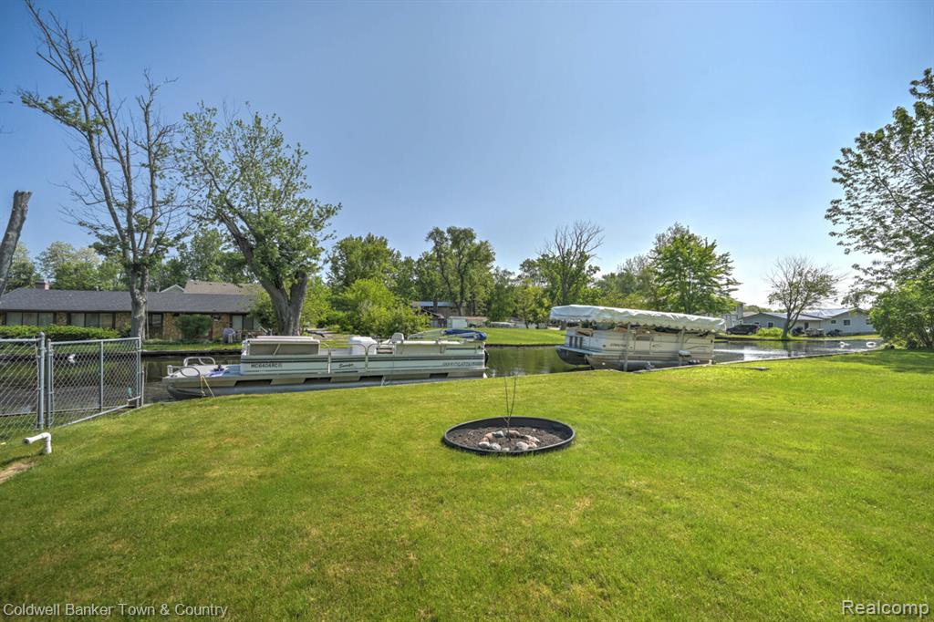 11265 N Shore Drive, Whitmore Lake, MI 48189 — Photo 3