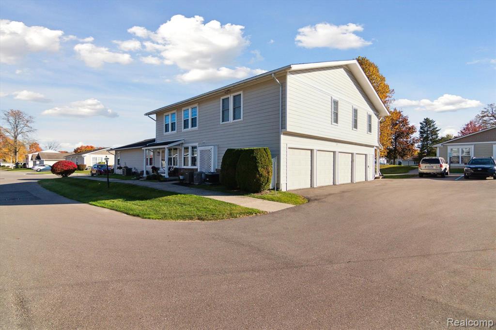 39852 VILLAGE WOOD Circle, Novi, MI — Photo 24