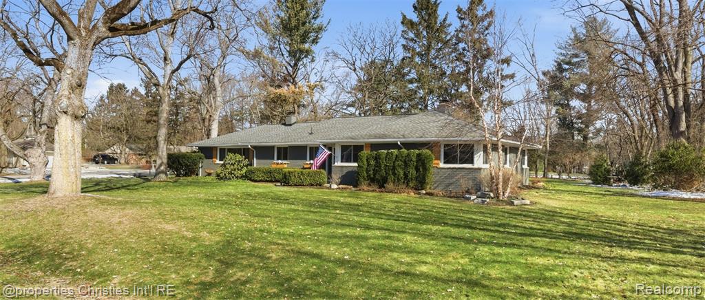 4305 Meadowlane Court, Bloomfield Hills, MI 48304 — Photo 27