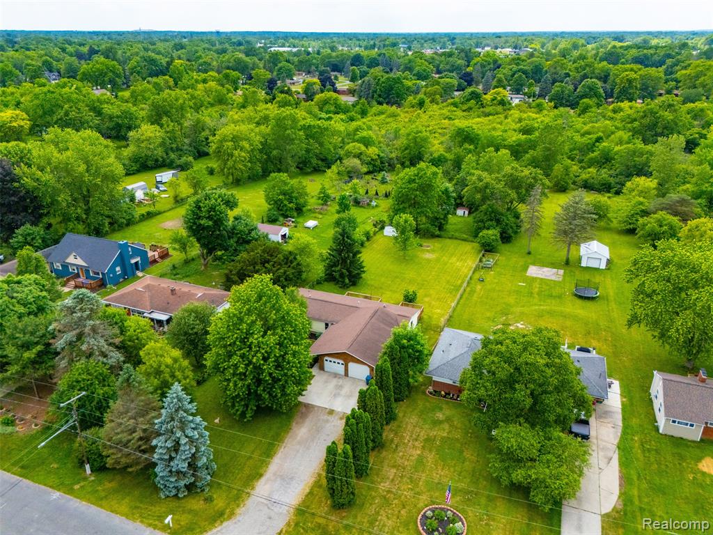4420 Dublin Road, Burton, MI 48529 — Photo 46
