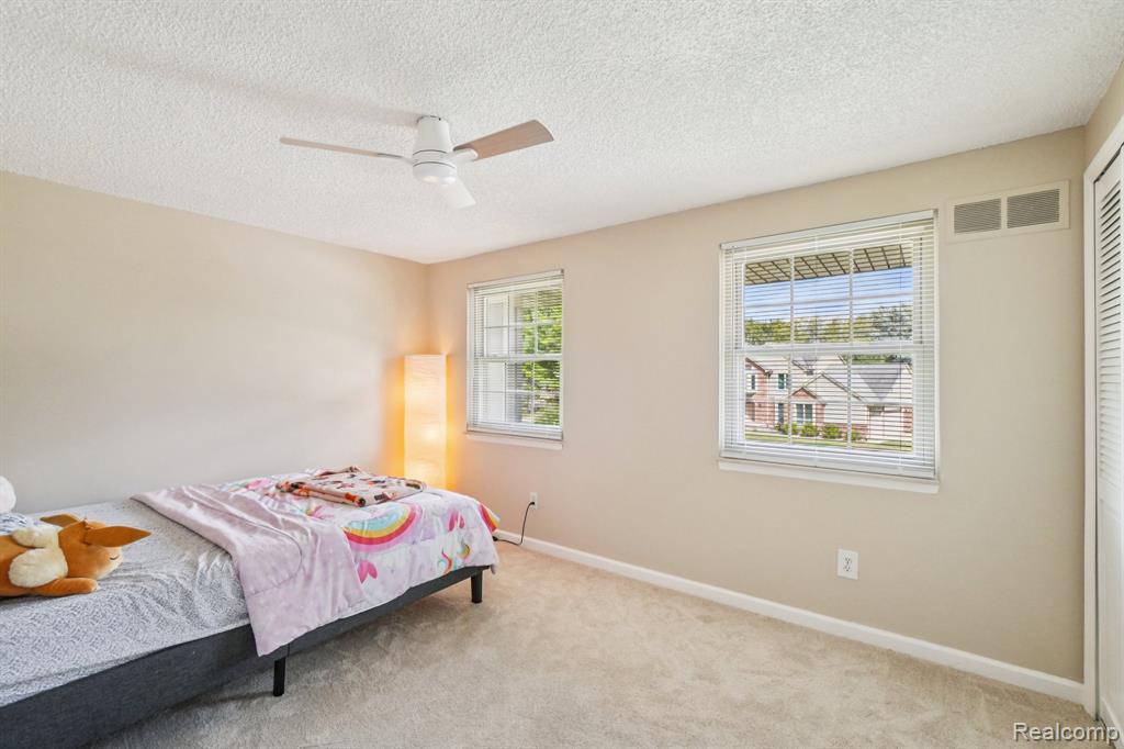 585 Timberline Drive, Rochester Hills, MI 48309 — Photo 15