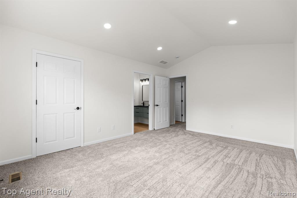 907 Deer Valley Road, Holly, MI 48442 — Photo 22